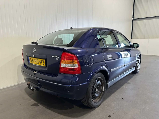 Opel astra 1.6 pearl 56-hg-hz - afbeelding 11 van  15