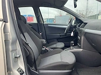 Opel astra 1.8 enjoy car 2005 | 83-rg-nt i - afbeelding 15 van  26