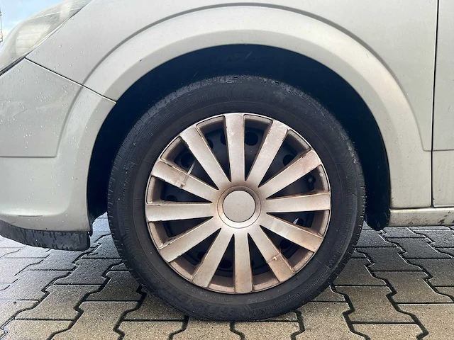 Opel astra 1.8 enjoy car 2005 | 83-rg-nt i - afbeelding 16 van  26