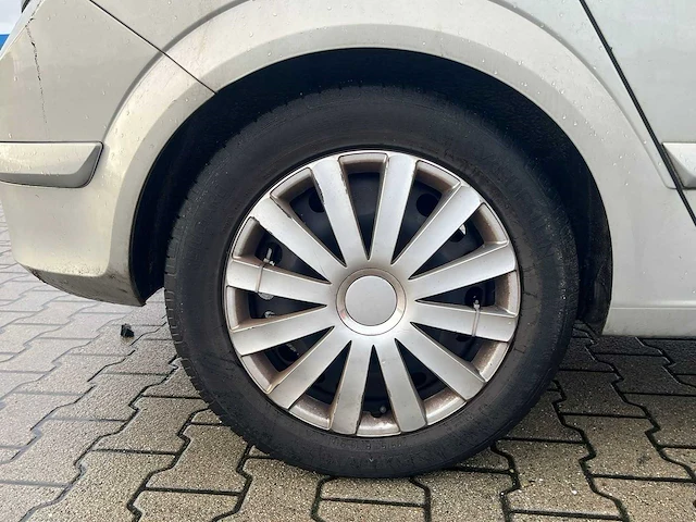 Opel astra 1.8 enjoy car 2005 | 83-rg-nt i - afbeelding 18 van  26