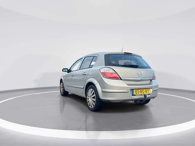 Opel astra 1.8 enjoy car 2005 | 83-rg-nt i - afbeelding 20 van  26