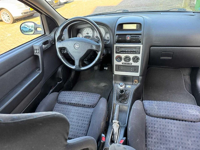 Opel astra 2.2-16v sport ed.ii opc uitv. nr: 0826 - afbeelding 7 van  21