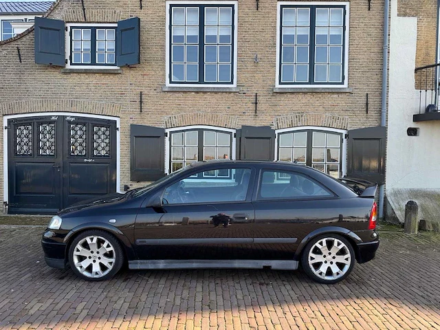 Opel astra 2.2-16v sport ed.ii opc uitv. nr: 0826 - afbeelding 18 van  21