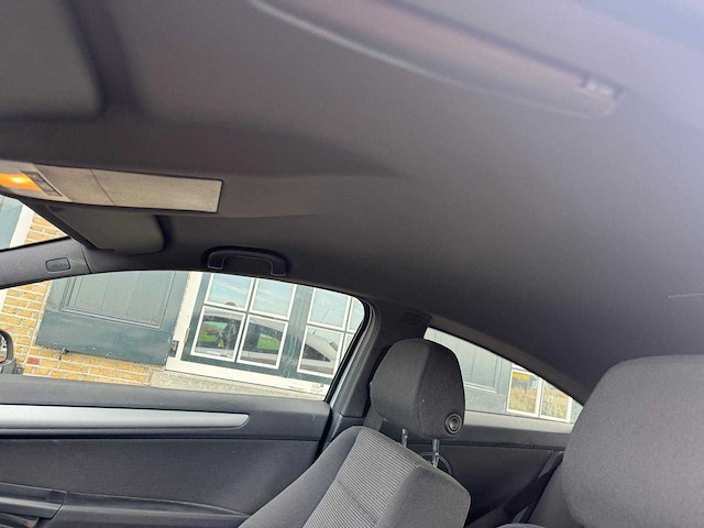 Opel astra gtc 1.6 sport airco 89-zj-kz - afbeelding 2 van  20