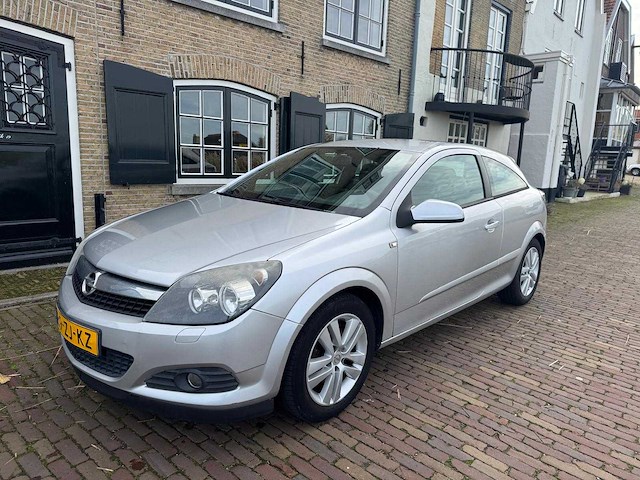 Opel astra gtc 1.6 sport airco 89-zj-kz - afbeelding 1 van  20