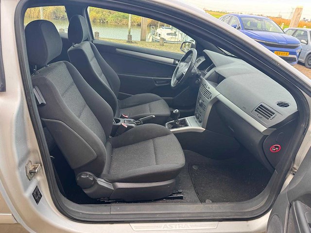 Opel astra gtc 1.6 sport airco 89-zj-kz - afbeelding 19 van  20