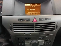 Opel astra gtc 1.8 cosmo, 70-tj-gv - afbeelding 3 van  18