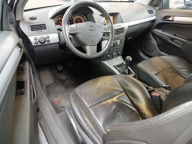 Opel astra gtc 1.8 cosmo, 70-tj-gv - afbeelding 14 van  18