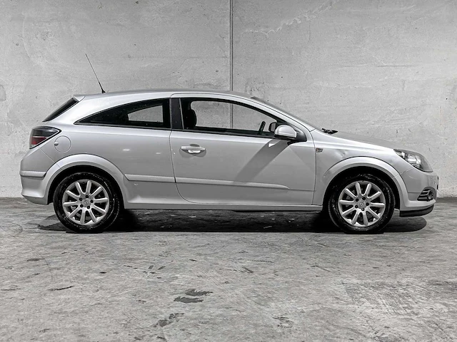 Opel astra gtc 1.8 temptation 140pk 2007, 88-xt-fz youngtimer - afbeelding 3 van  40