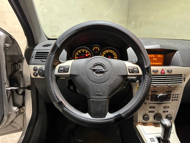 Opel astra gtc 1.8 temptation 140pk 2007, 88-xt-fz youngtimer - afbeelding 13 van  40