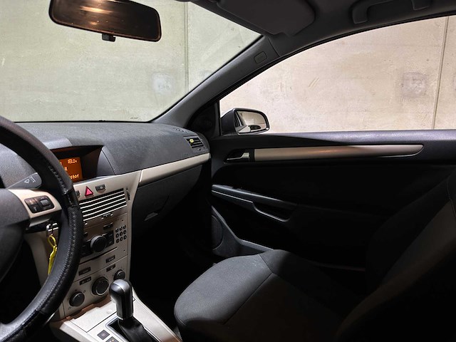 Opel astra gtc 1.8 temptation 140pk 2007, 88-xt-fz youngtimer - afbeelding 14 van  40