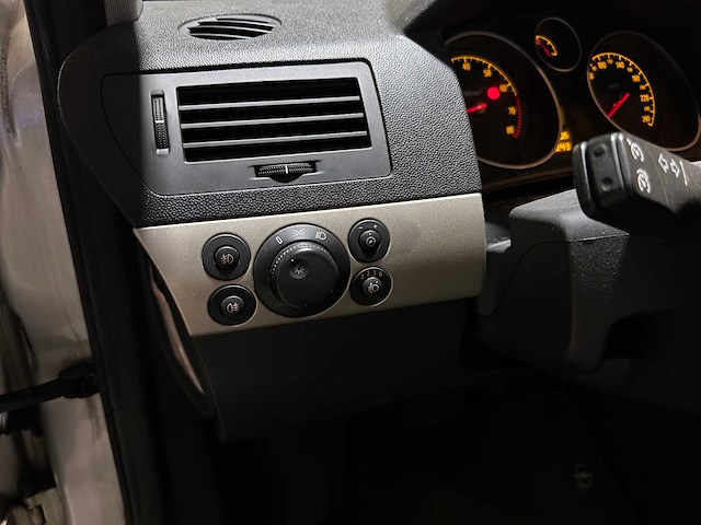 Opel astra gtc 1.8 temptation 140pk 2007, 88-xt-fz youngtimer - afbeelding 15 van  40