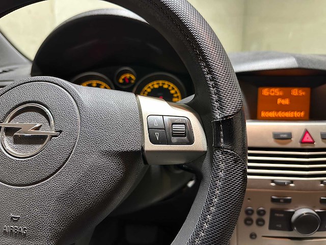 Opel astra gtc 1.8 temptation 140pk 2007, 88-xt-fz youngtimer - afbeelding 17 van  40