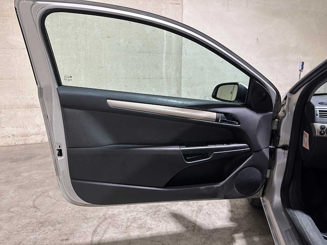 Opel astra gtc 1.8 temptation 140pk 2007, 88-xt-fz youngtimer - afbeelding 25 van  40