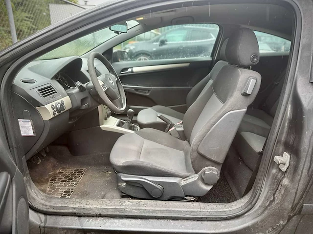 Opel astra gtc 1.8 temptation, 51-gkg-1 - afbeelding 9 van  13