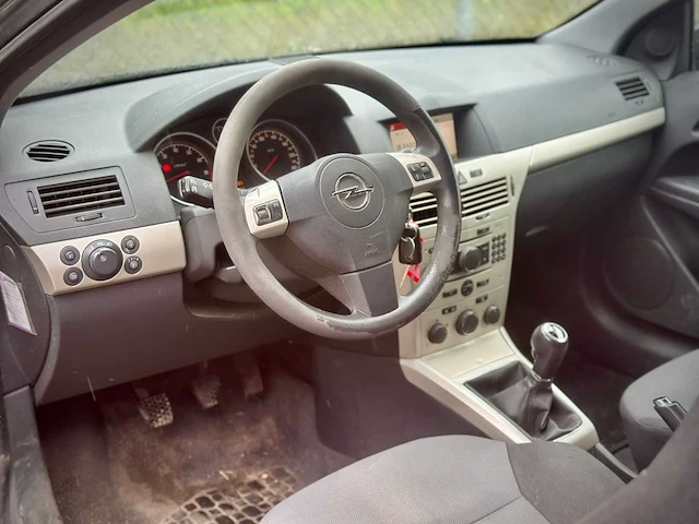 Opel astra gtc 1.8 temptation, 51-gkg-1 - afbeelding 10 van  13