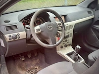 Opel astra gtc 1.8 temptation, 51-gkg-1 - afbeelding 10 van  13