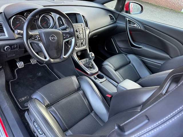 Opel astra gtc opc 2.0 turbo km:99961 bouwjaar:2012 - afbeelding 9 van  31