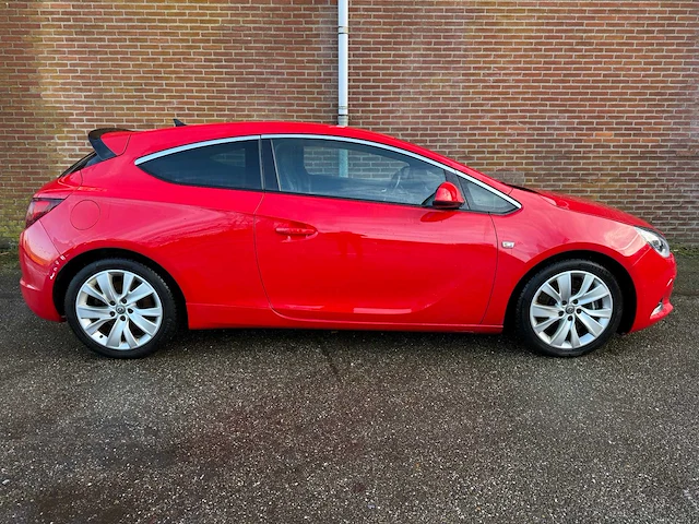 Opel astra gtc opc 2.0 turbo km:99961 bouwjaar:2012 - afbeelding 23 van  31