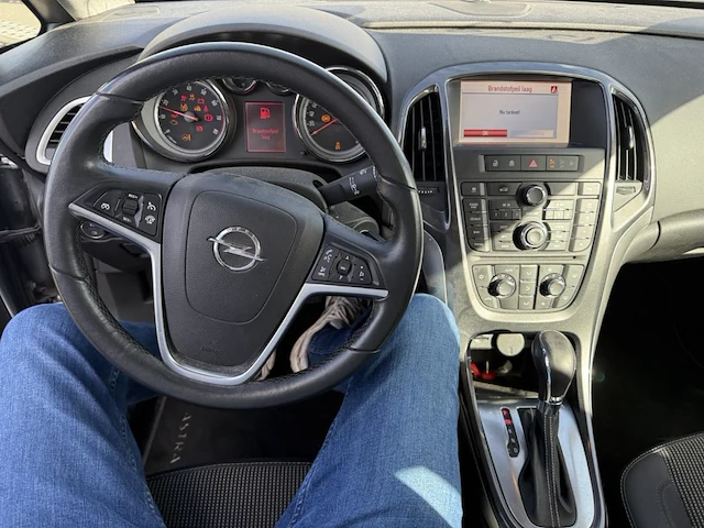 Opel astra sports sedan1 6i cosmo 115 at,2013 - afbeelding 3 van  27