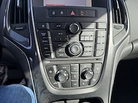 Opel astra sports sedan1 6i cosmo 115 at,2013 - afbeelding 5 van  27