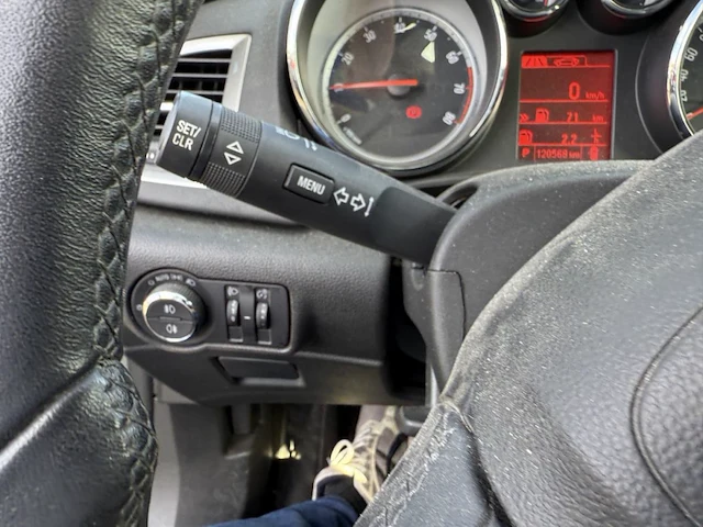 Opel astra sports sedan1 6i cosmo 115 at,2013 - afbeelding 10 van  27
