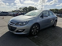 Opel astra sports sedan1 6i cosmo 115 at,2013 - afbeelding 1 van  27