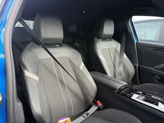 Opel astra sports tourer 1 2 turbo gs s,2023 - afbeelding 15 van  37