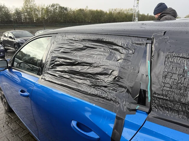 Opel astra sports tourer 1 2 turbo gs s,2023 - afbeelding 25 van  37