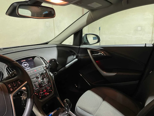 Opel astra sports tourer 1.4 turbo cosmo 120pk 2011, 76-rpz-3 - afbeelding 10 van  37