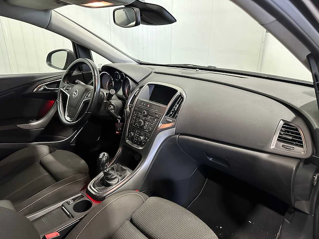 Opel astra sports tourer 1.6 turbo cosmo 72-tvf-5 - afbeelding 11 van  22