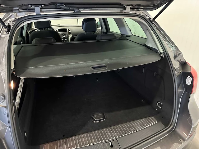 Opel astra sports tourer 1.6 turbo cosmo 72-tvf-5 - afbeelding 20 van  22