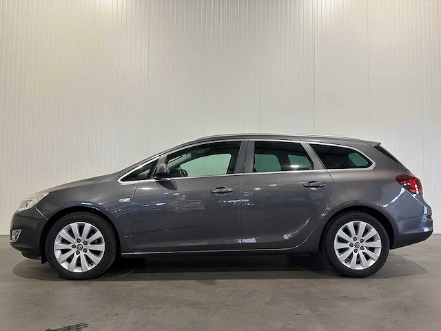 Opel astra sports tourer 1.6 turbo cosmo 72-tvf-5 - afbeelding 2 van  22