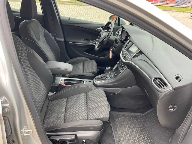 Opel astra tourer personenauto - afbeelding 29 van  29