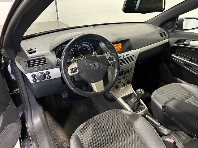 Opel astra twintop 1.8 cosmo 42-tt-rk - afbeelding 21 van  21
