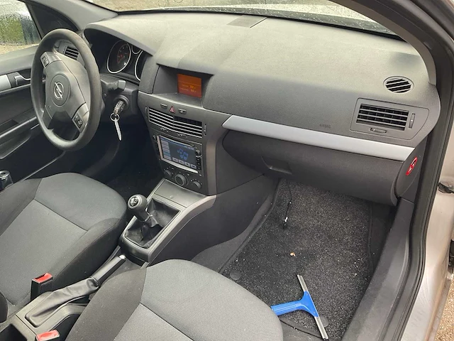 Opel astra wagon 89-tv-db - afbeelding 2 van  27