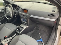 Opel astra wagon 89-tv-db - afbeelding 2 van  27