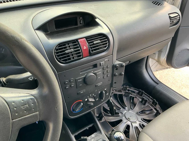 Opel combo - 2011 - bedrijfswagen - afbeelding 10 van  24
