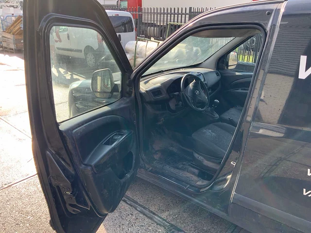Opel combo - 2011 - bedrijfswagen - afbeelding 4 van  19