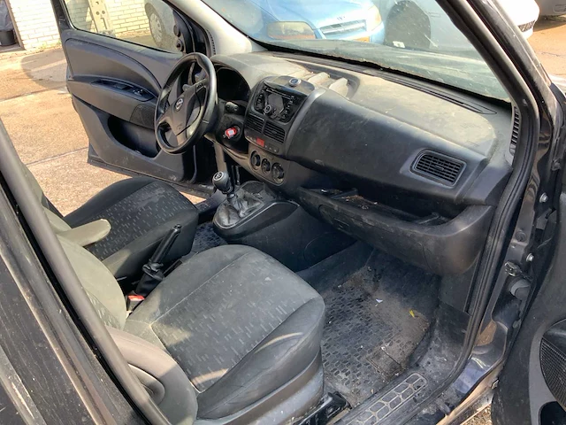 Opel combo - 2011 - bedrijfswagen - afbeelding 6 van  19