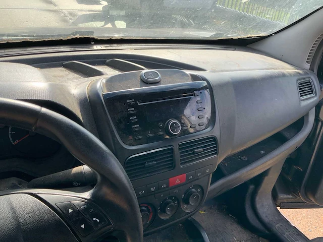 Opel combo - 2011 - bedrijfswagen - afbeelding 10 van  19