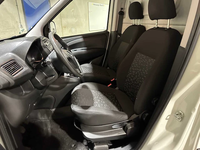 Opel combo 1.3 cdti edition 95pk 2017, v-172-hg bedrijfswagen - afbeelding 17 van  28