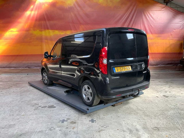 Opel combo 2017 diesel - afbeelding 20 van  25