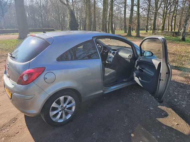 Opel corsa - 2012 - lpg/benzine - energielabel a - afbeelding 63 van  73