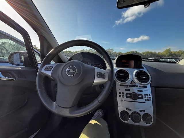 Opel corsa 1 2i essentia,2014 - afbeelding 2 van  28