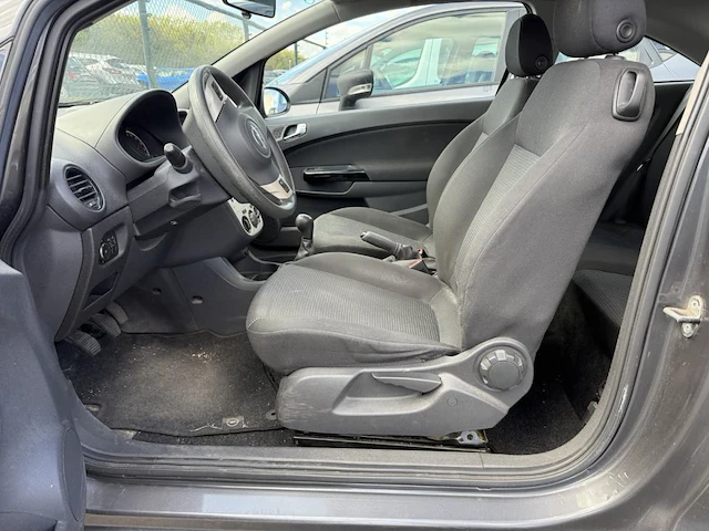 Opel corsa 1.0i essentia 65, 2011 - afbeelding 31 van  32