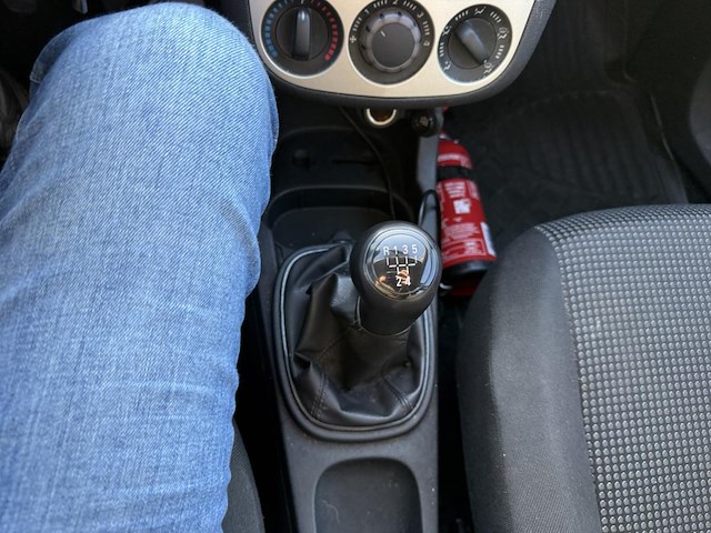 Opel corsa 1.0i essentia,2010 - afbeelding 3 van  26