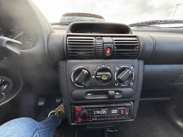 Opel corsa 1.0i xep 12v enjoy,2003 - afbeelding 4 van  24