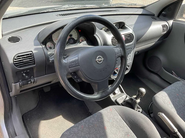 Opel corsa 11-hk-bj - afbeelding 18 van  37