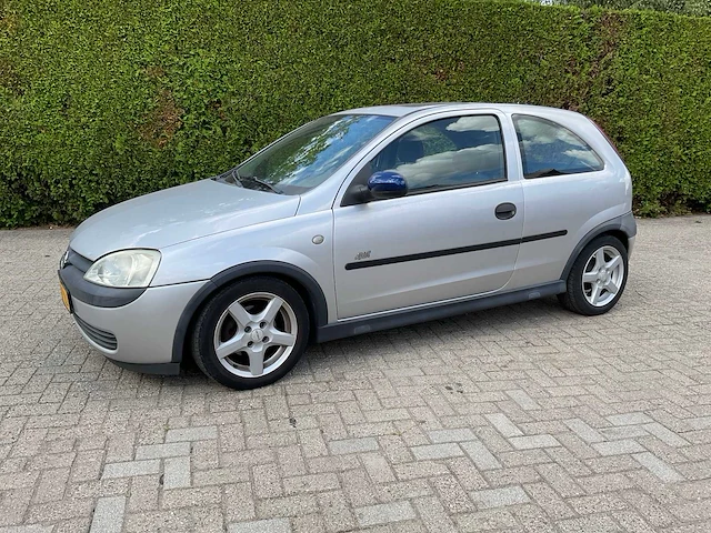 Opel corsa 11-hk-bj - afbeelding 26 van  37